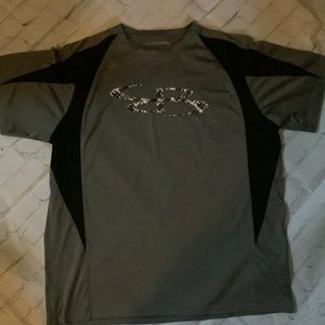 Men’s athletic tee